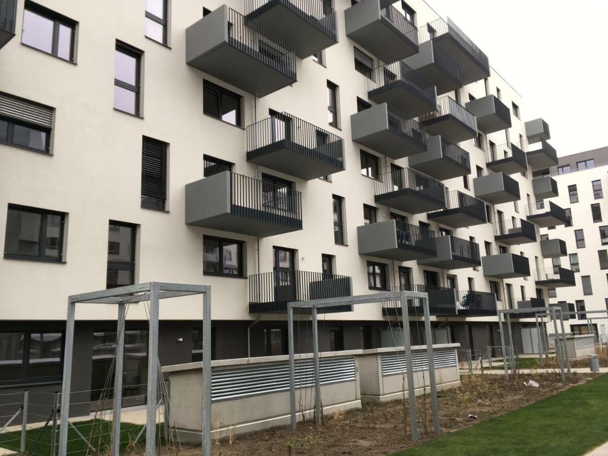 White Vintage Park View Apartment Vienna Exterior photo
