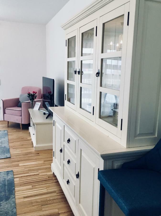 White Vintage Park View Apartment Vienna Exterior photo