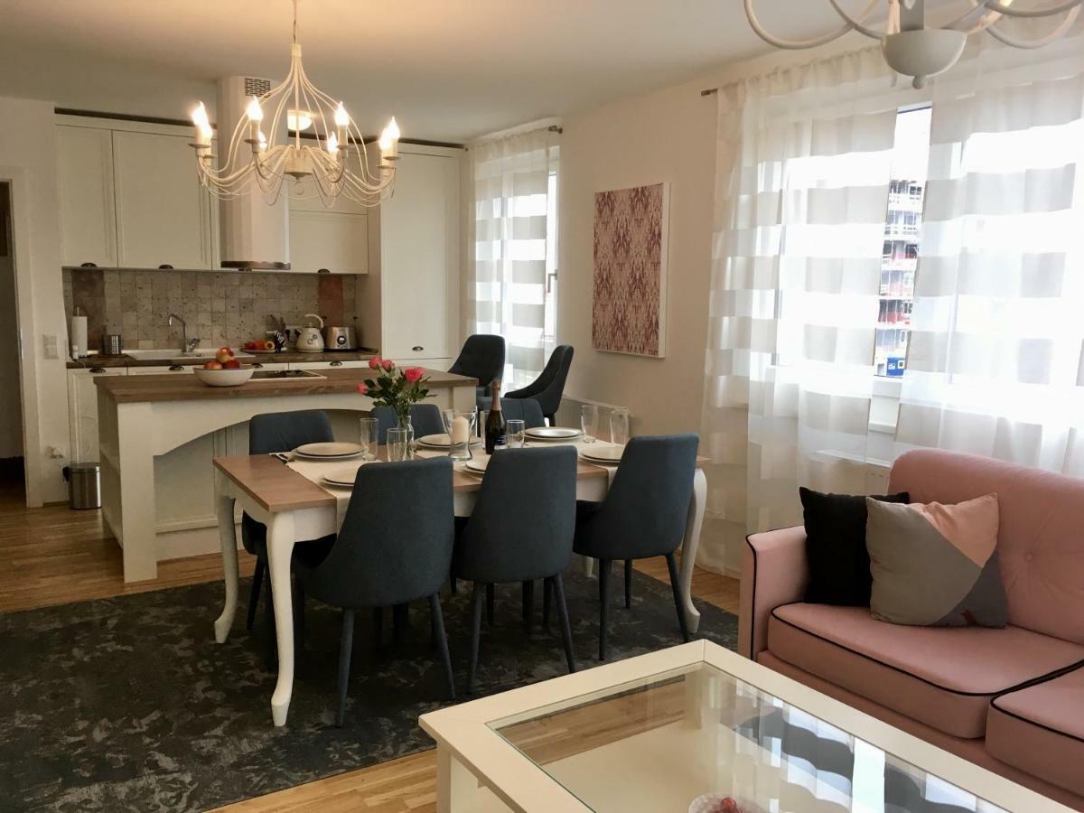 White Vintage Park View Apartment Vienna Exterior photo